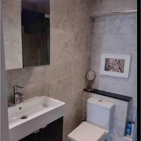 Quiet 2 Bedroom 2wc 6 Pax In 8 *