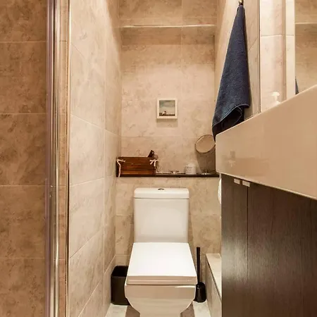 Quiet 2 Bedroom 2wc 6 Pax In 8 *